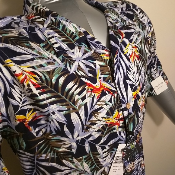 Dirty Laundry Other - NWT Dirty Laundry Tropical Button Down Large